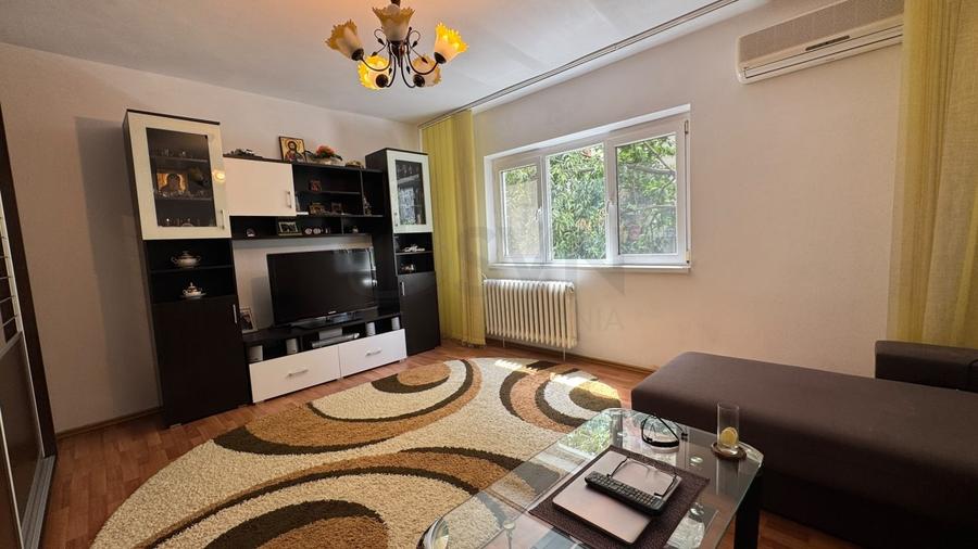 Apartament cu 3 camere decomandat, mobilat în Timpuri Noi
