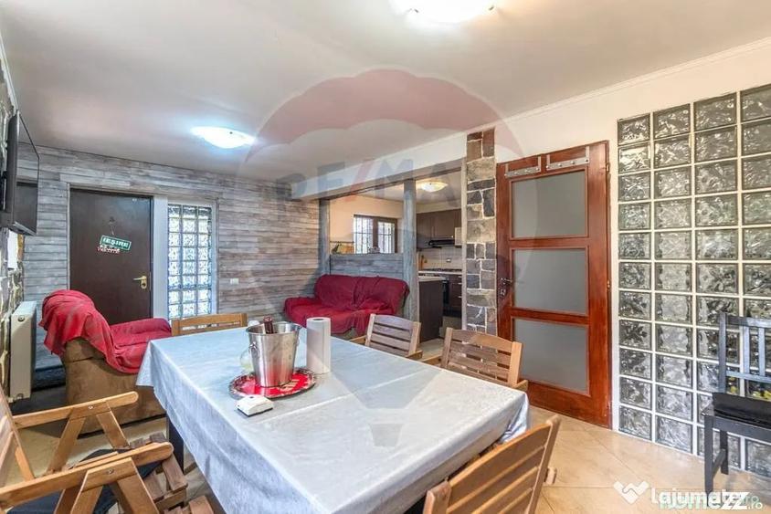 Casă cu 4 camere cu Teren 1053 Mp în Fundata