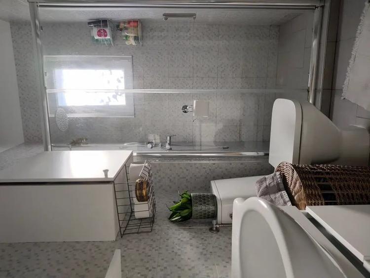 Casă cu 4 camere în Tunari