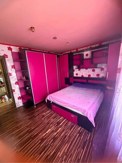 Apartament cu 3 camere decomandat în Mărăței