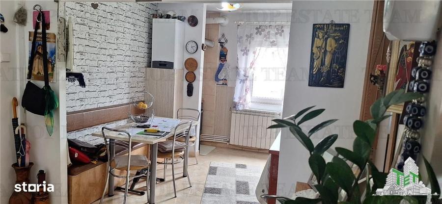 Apartament cu 4 camere, mobilat în CET