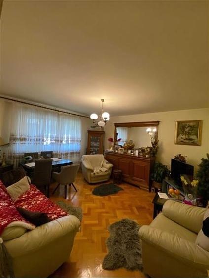 Apartament cu 3 camere decomandat, mobilat în Complex Studențesc