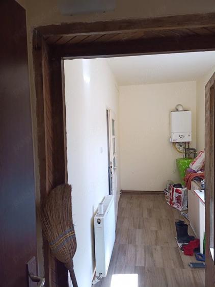 Casă cu 4 camere cu Teren 1070 Mp în Girocului