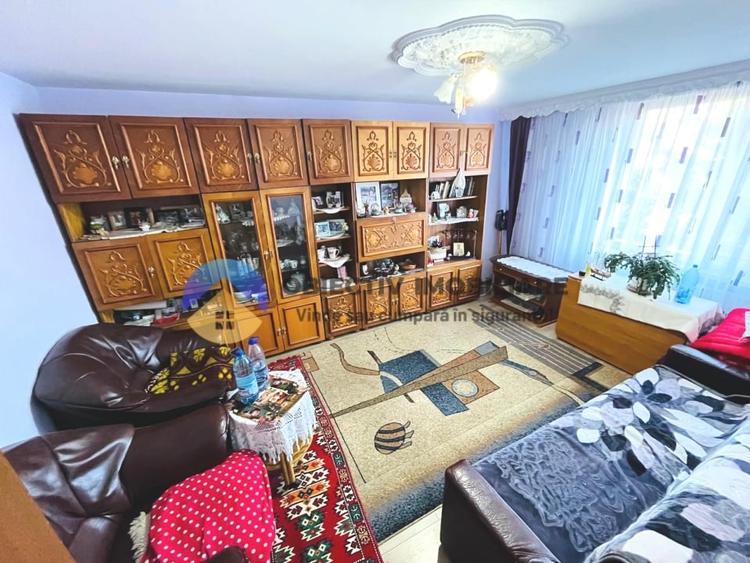 Apartament 2 camere – Zonǎ Centrală,etaj 3 - 1