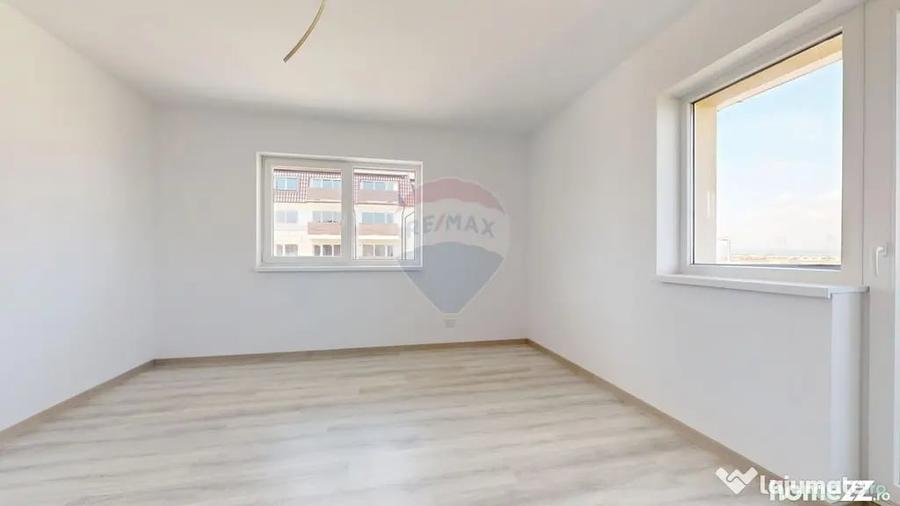Apartament cu 3 camere decomandat în Sânpetru