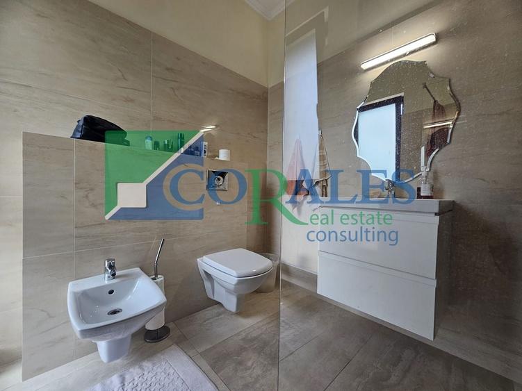 Casă individuală cu 5 camere cu Canalizare în Lunei