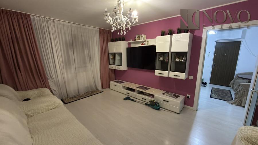 Apartament cu 3 camere decomandat în Dristor