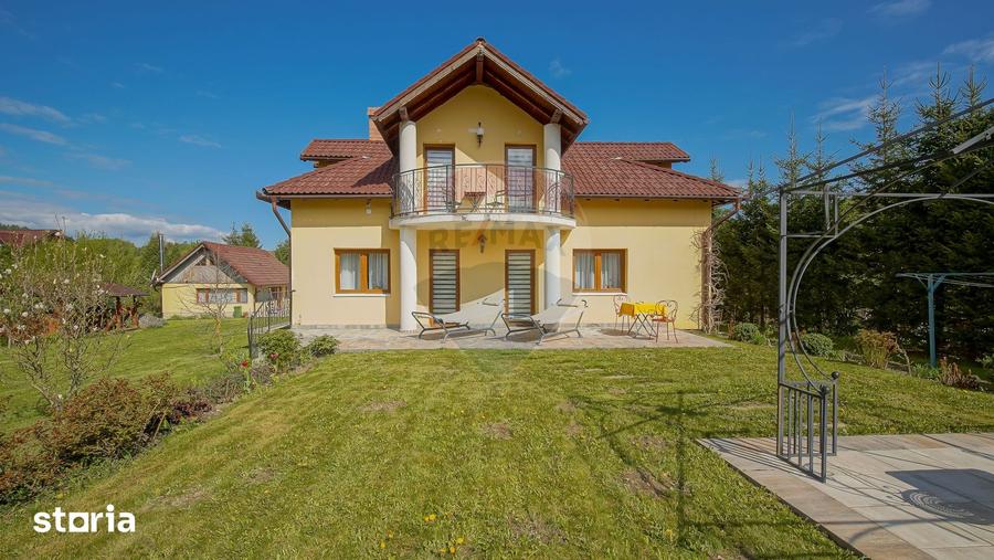 Casă cu Teren 2789 Mp în Râșnov