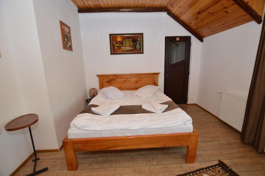 Casă cu 4 camere în Râu Sadului