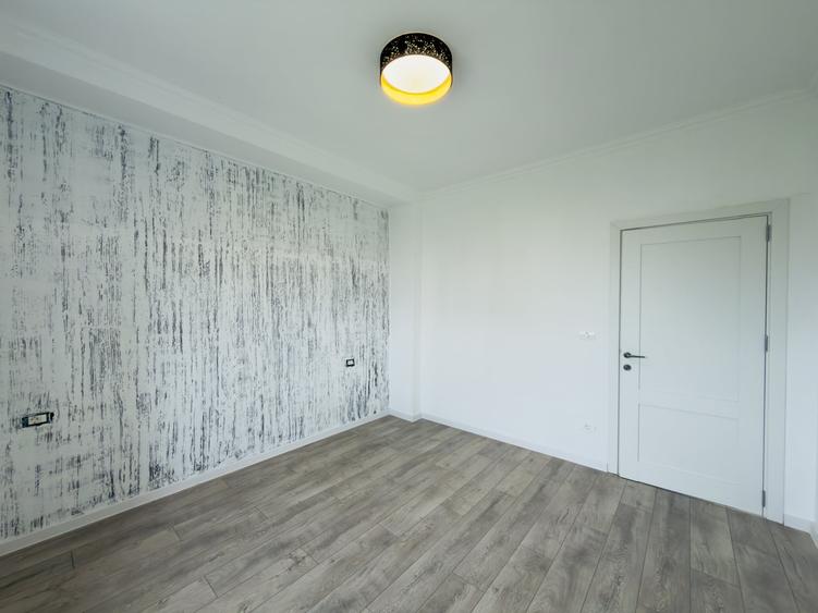 Apartament  3 camere, open space, etaj 1, zona Torontalului - 2