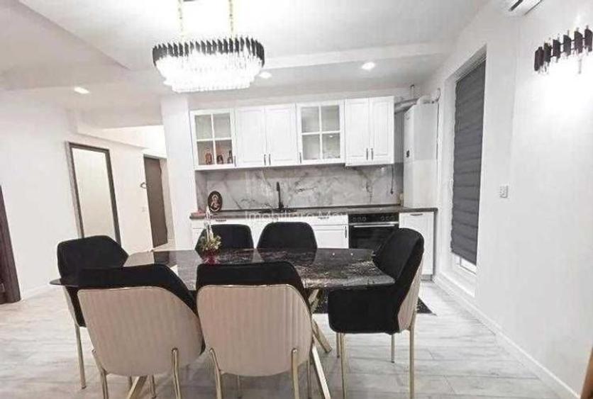 Apartament cu 3 camere decomandat, mobilat în Regie