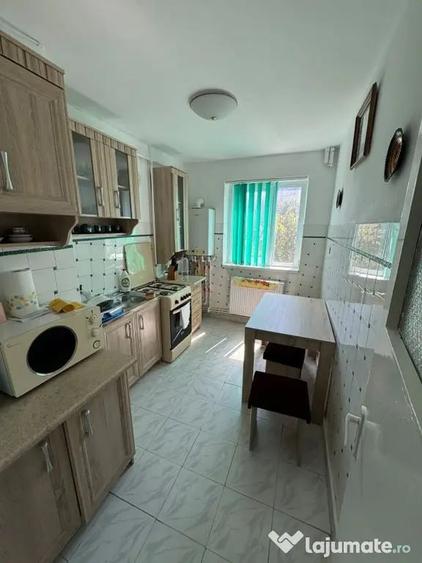 Apartament cu 3 camere decomandat în Tomis Nord