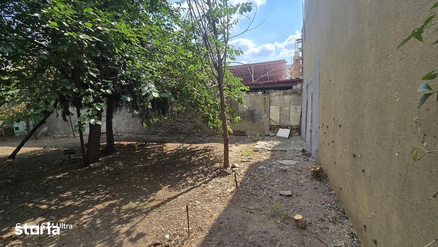 Teren de 242 mp, în Apărătorii Patriei
