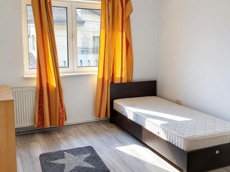 Casă individuală cu 3 camere cu Canalizare în Nord