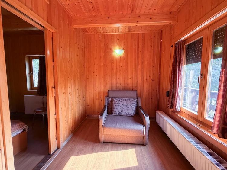 Casă cu 5 camere cu Teren 377 Mp în Bran