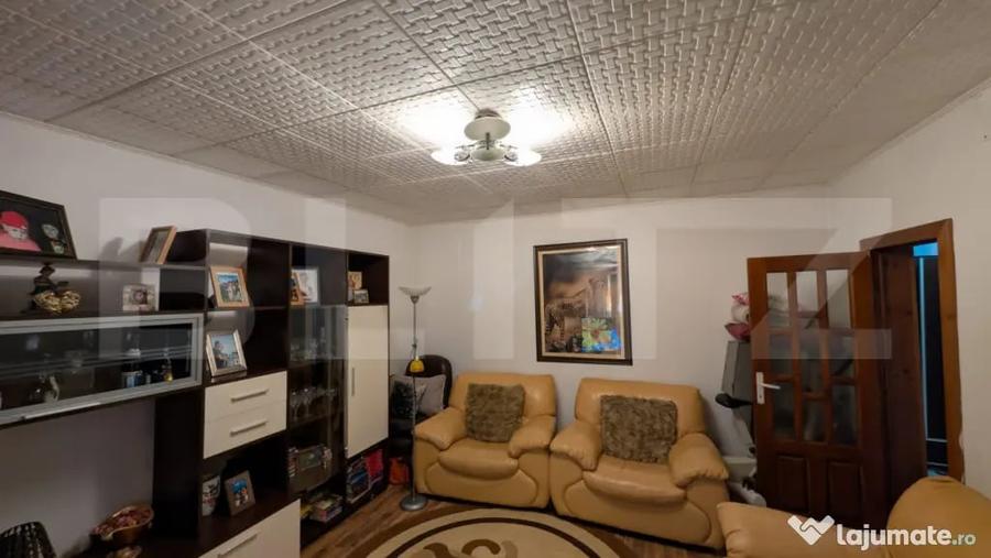 Apartament cu 3 camere decomandat în Micro 4