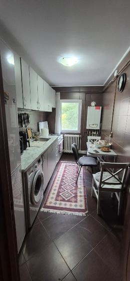 Apartament cu 2 camere decomandat, mobilat în Nicolina