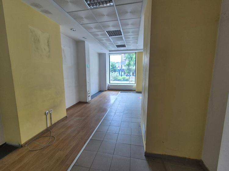 Spațiu comercial, de 150 mp, în Micro IV