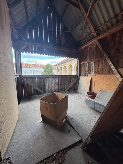 Casă cu 4 camere în Central