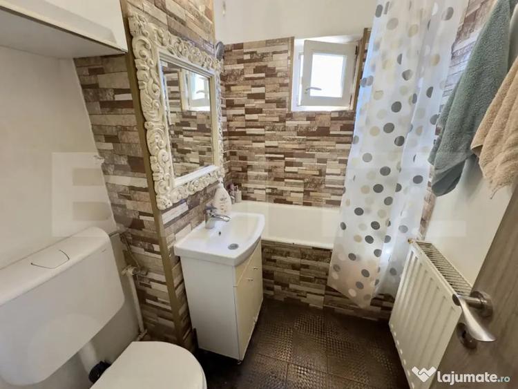 Apartament cu 3 camere decomandat în Cetate