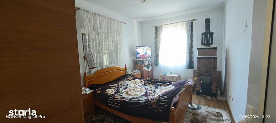 Casă cu 9 camere cu Teren 1500 Mp în Popricani
