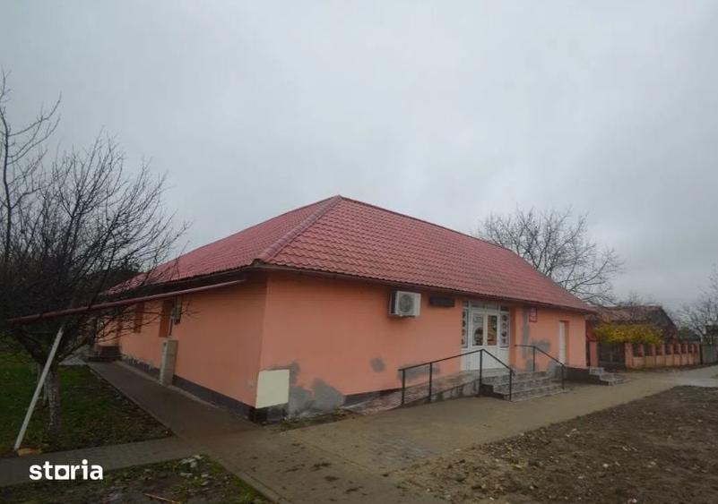 Casă cu 4 camere cu Teren 980 Mp în Pădureni