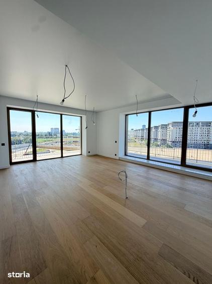 Apartament cu 4 camere decomandat în Pipera