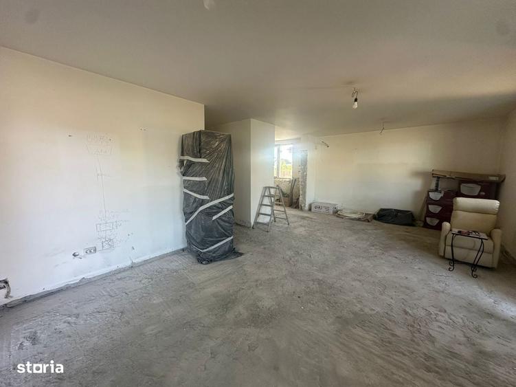 Casă cu 4 camere în Crevedia