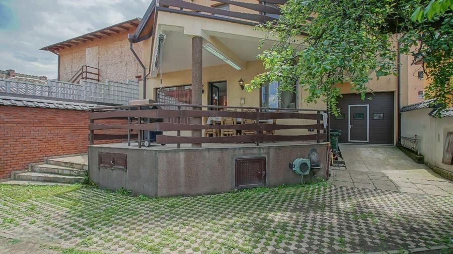 Casă individuală cu 4 camere cu Canalizare în Florilor