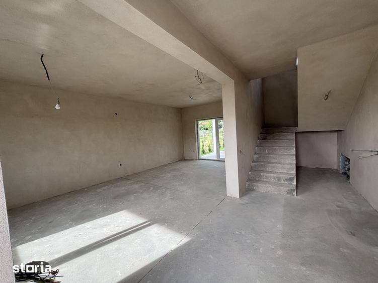 Casă cu 4 camere cu Teren 350 Mp în Șelimbăr