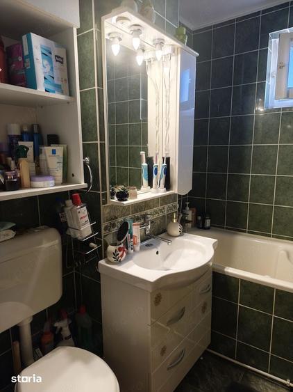 Apartament cu 3 camere decomandat în Astra