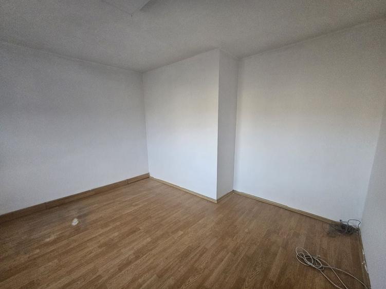 Casă individuală cu 6 camere cu Canalizare în Prundu