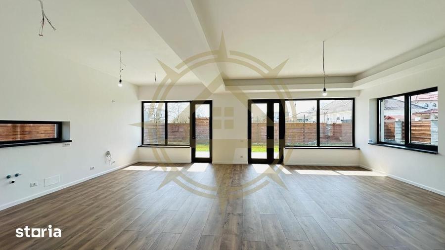 Casă cu 5 camere cu Teren 650 Mp în Corbeanca