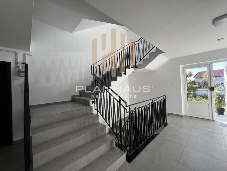 Apartament cu 3 camere decomandat în Valea Borcutului