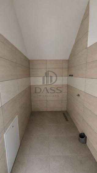 Casă individuală cu 5 camere cu Canalizare în Sadu