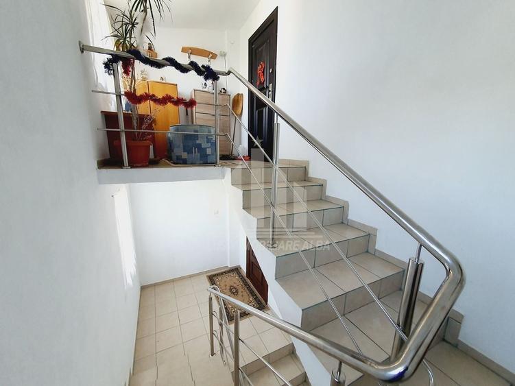 Apartament cu 3 camere decomandat, mobilat în Cetate