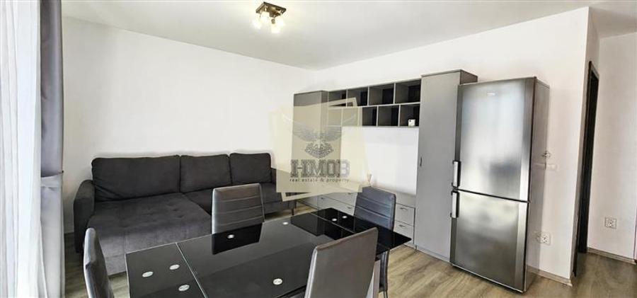 Apartament cu 3 camere decomandat, mobilat în Exterior Vest