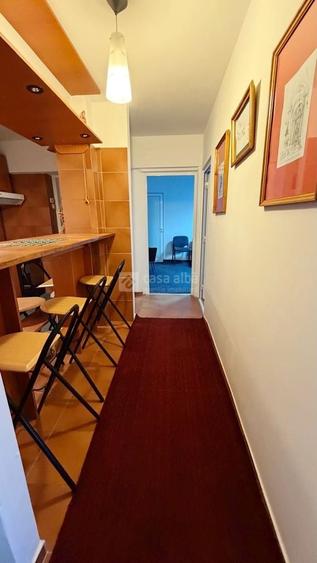 Apartament cu 3 camere decomandat, mobilat în Central