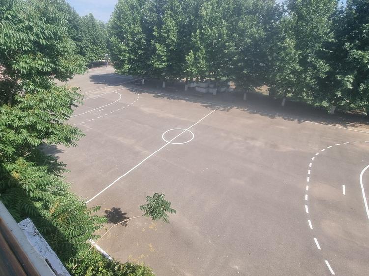 Apartament cu 3 camere decomandat în Exterior Vest