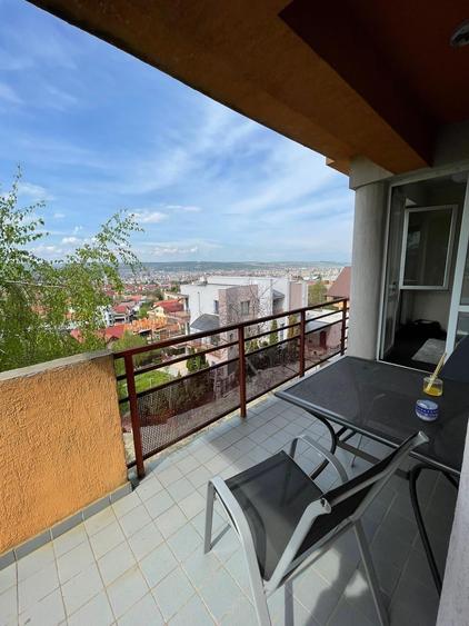 Apartament cu 3 camere decomandat, mobilat în Bună Ziua