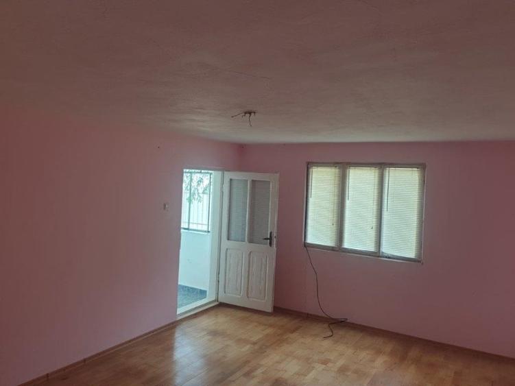 Casă individuală cu 2 camere cu Teren 315 Mp în Adjudu Vechi