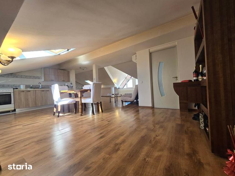 Apartament cu 4 camere decomandat în Dobroești