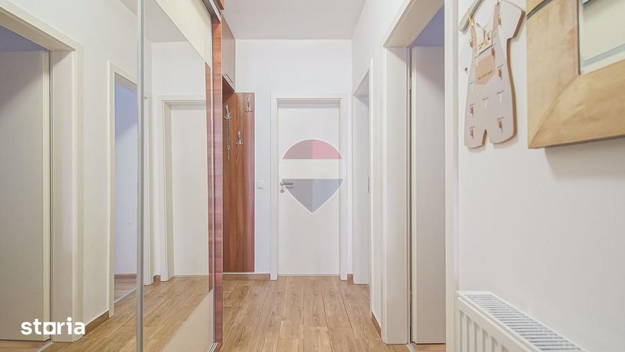 Apartament cu 3 camere în Tractorul