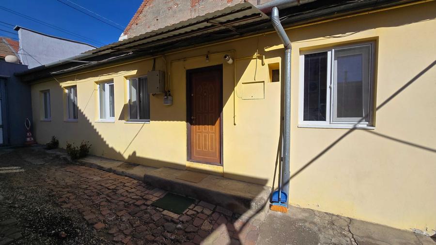 Apartament cu 2 camere semidecomandat în Bălcescu
