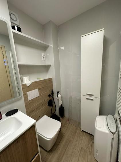 Apartament cu 4 camere decomandat, mobilat în Săsar