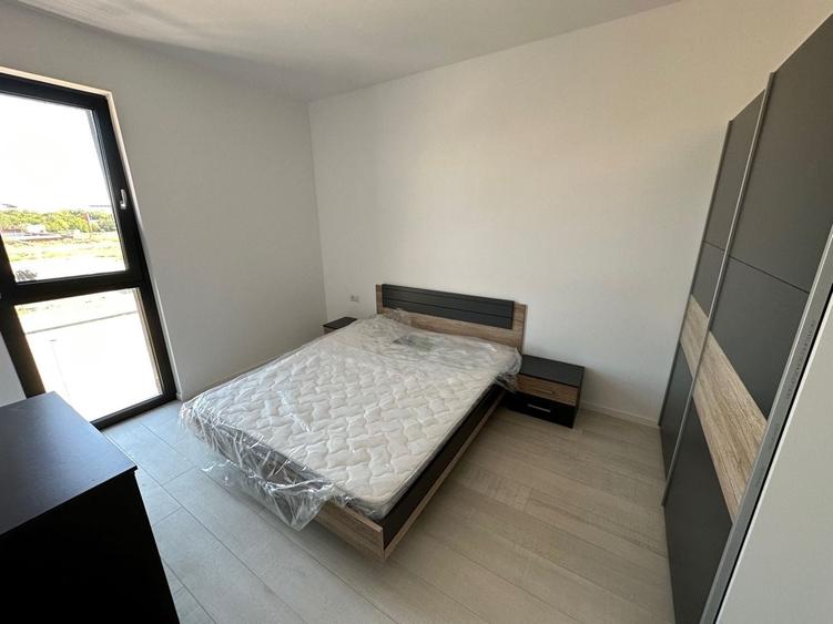 Apartament cu 3 camere decomandat în Torontalului