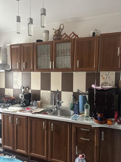 Casă cu 4 camere decomandat în Cornu