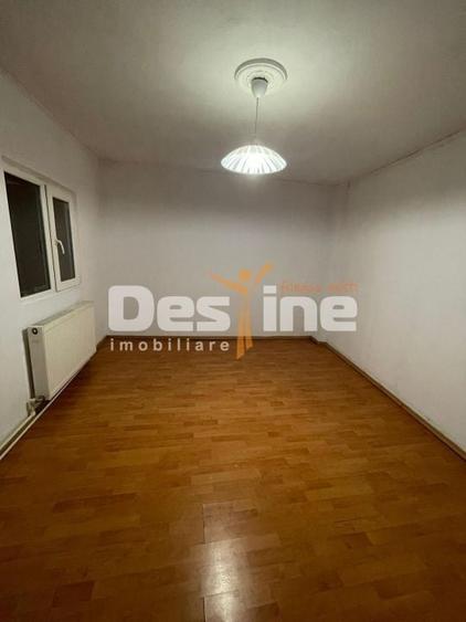 Casă individuală cu 3 camere cu Canalizare în Rahova