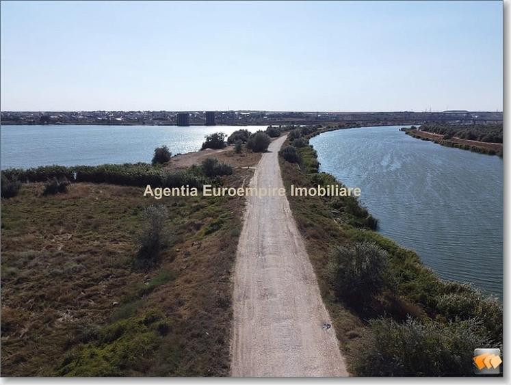 Teren Construcții intravilan de 15000 mp, în Periferie