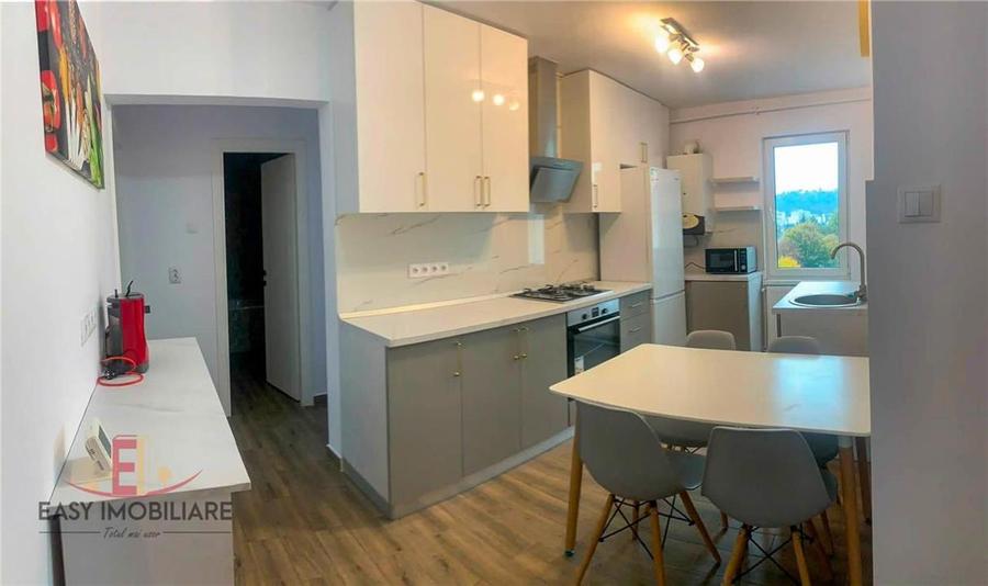 Apartament cu 3 camere decomandat în Tudor